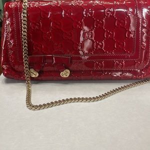 Authentic Gucci Red Guccissima Patent Leather Mayfair Shoulder Bag